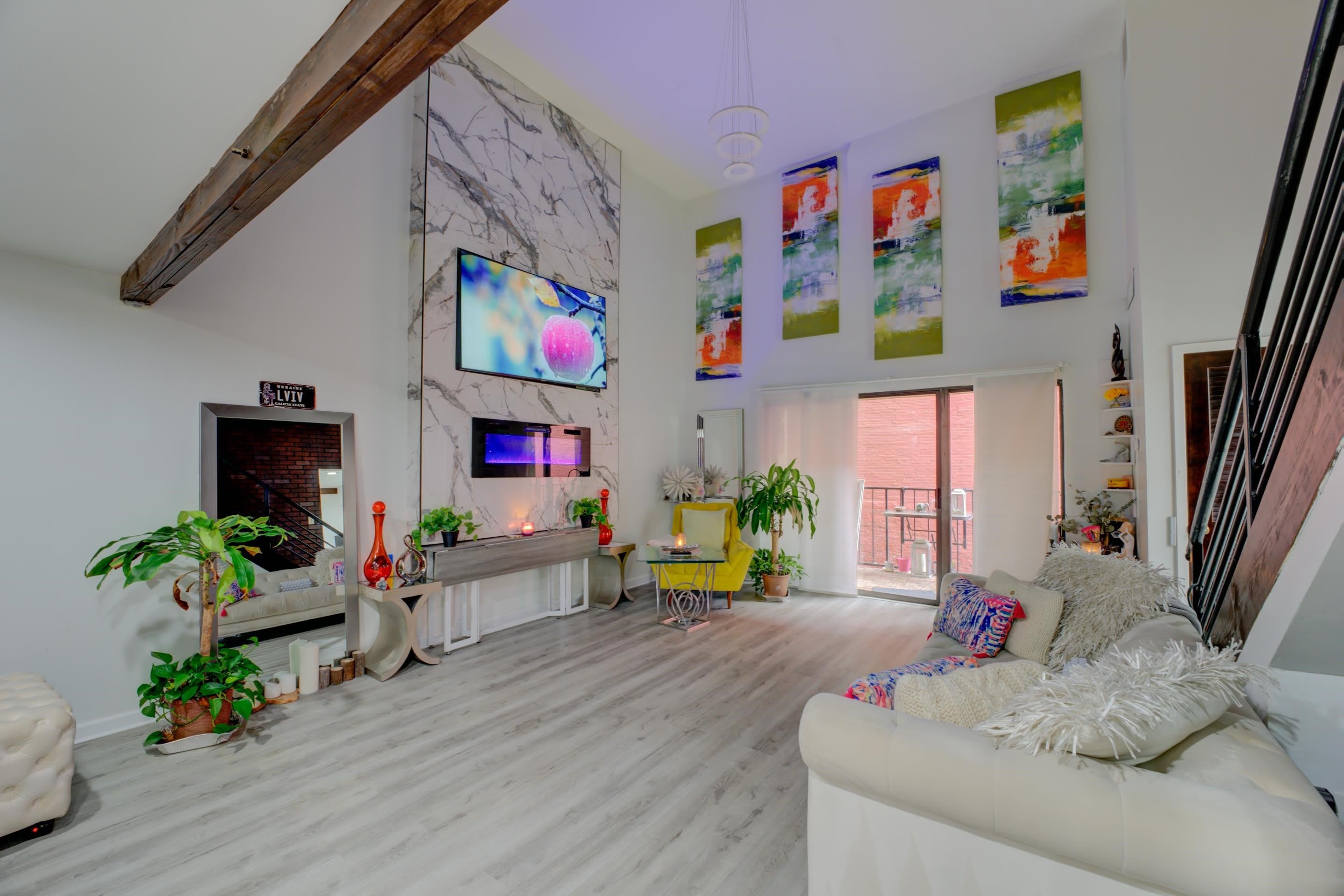 107 S FRONT St – photo 1
