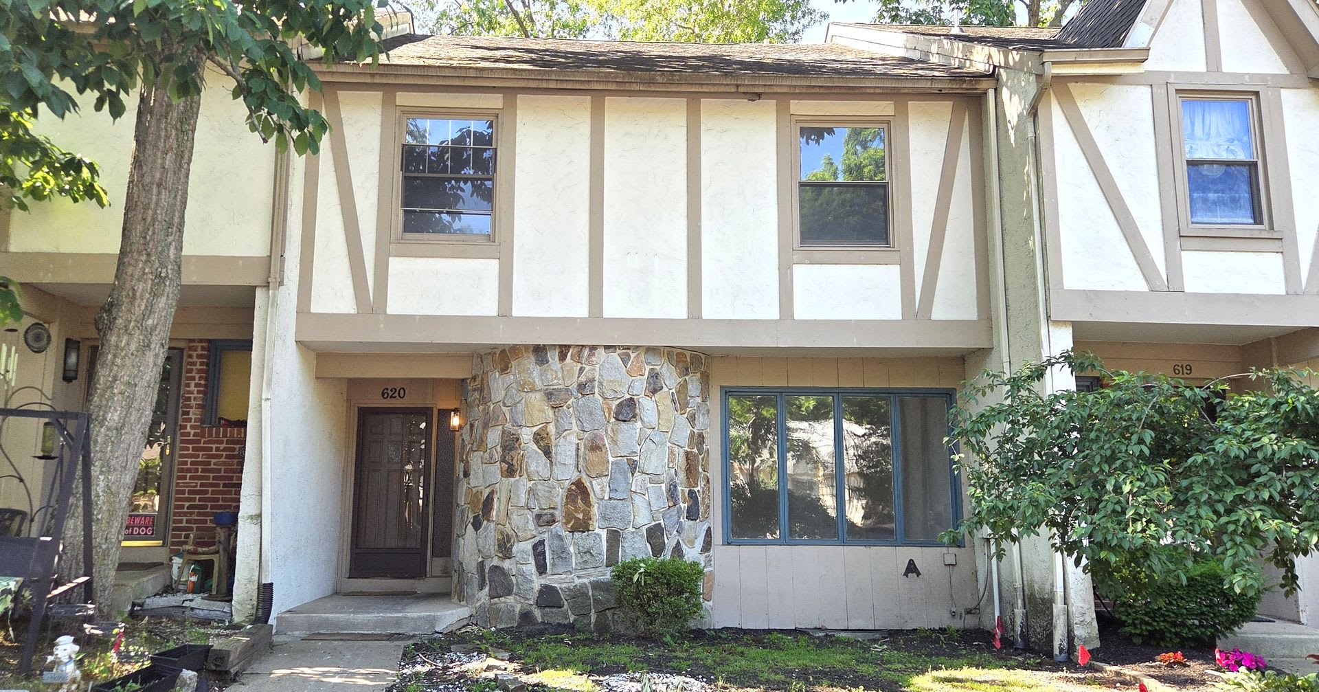 "Modern Comfort in Sicklerville: Your Dream Rental Awaits at 620 Jaeger Ct!" – photo 1