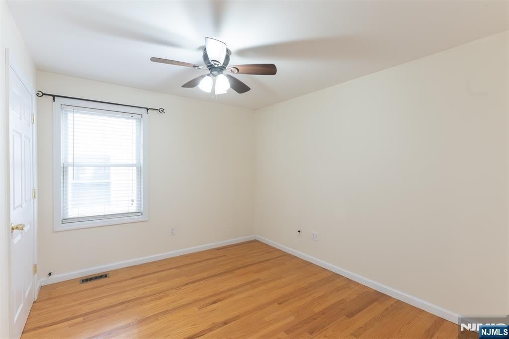 260 Custer Avenue – photo 4