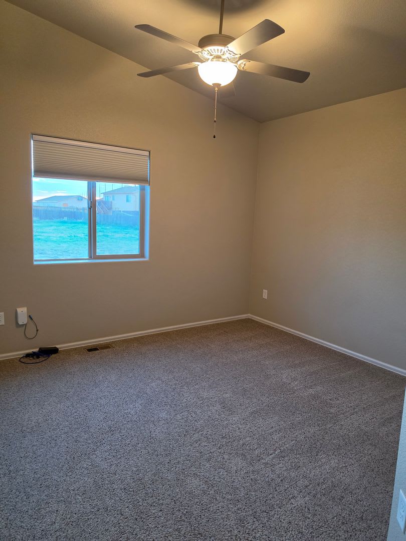 All Prospective Tenants Must Submit A 58 Non Refundable Application Fee Per Applicant Online And Be Pre Qualified Prior To Any Showings – photo 4