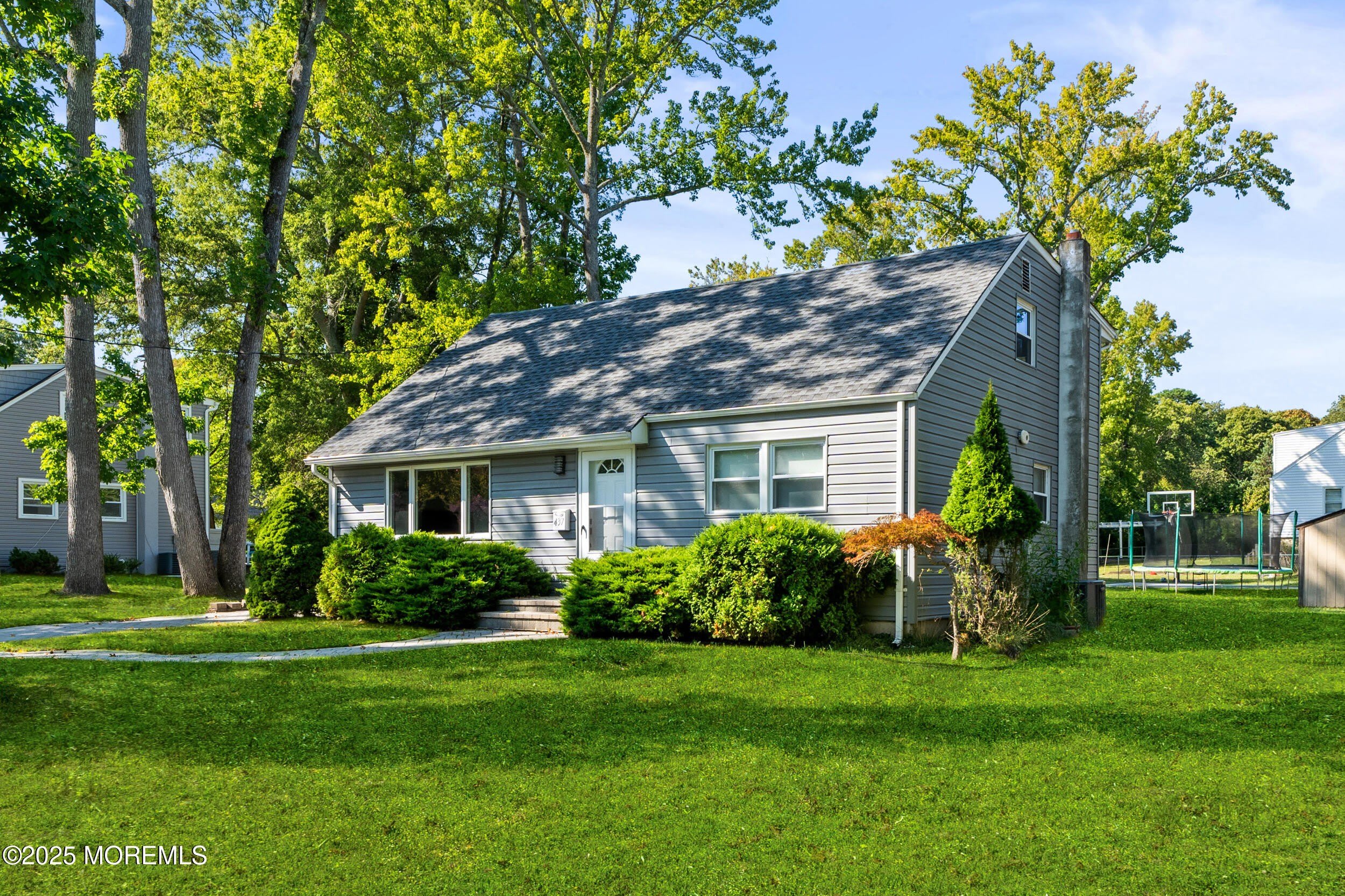 437 Redmond Avenue – photo 2