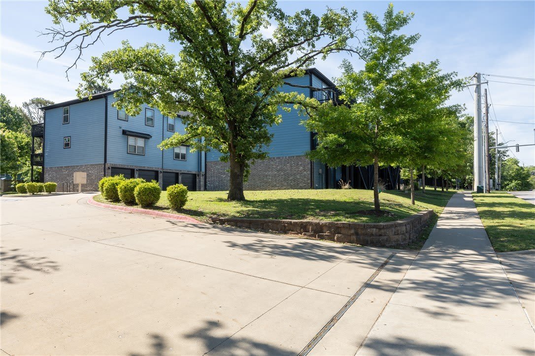 1975 Bourbon Drive – photo 1