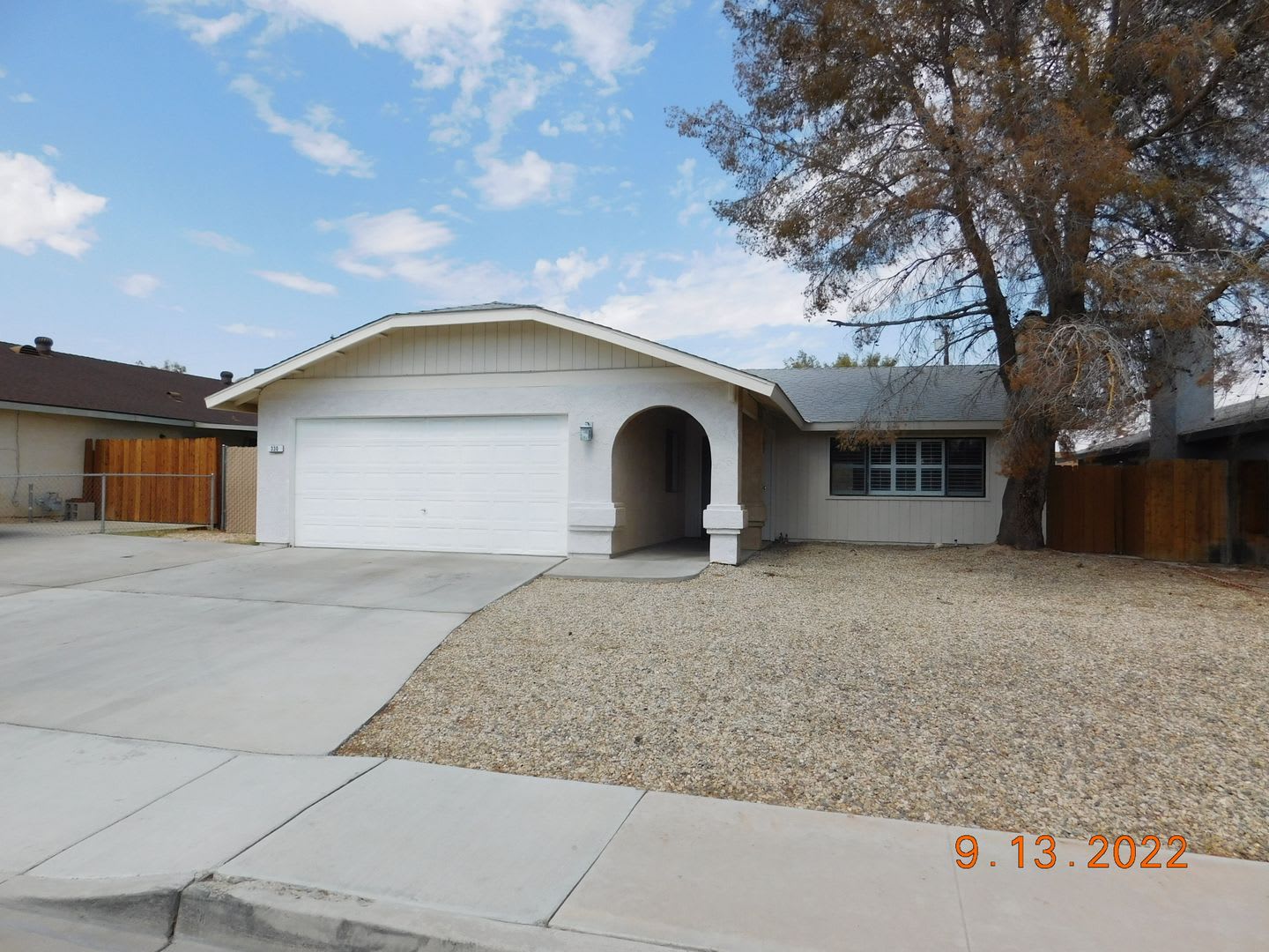 Charming 3 Bedroom Home With Garage Appliances Included In Ridgecrest – photo 2