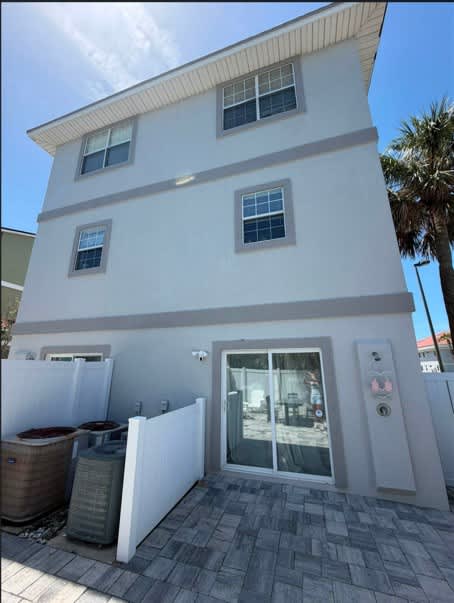 199 11th Ave N – photo 3