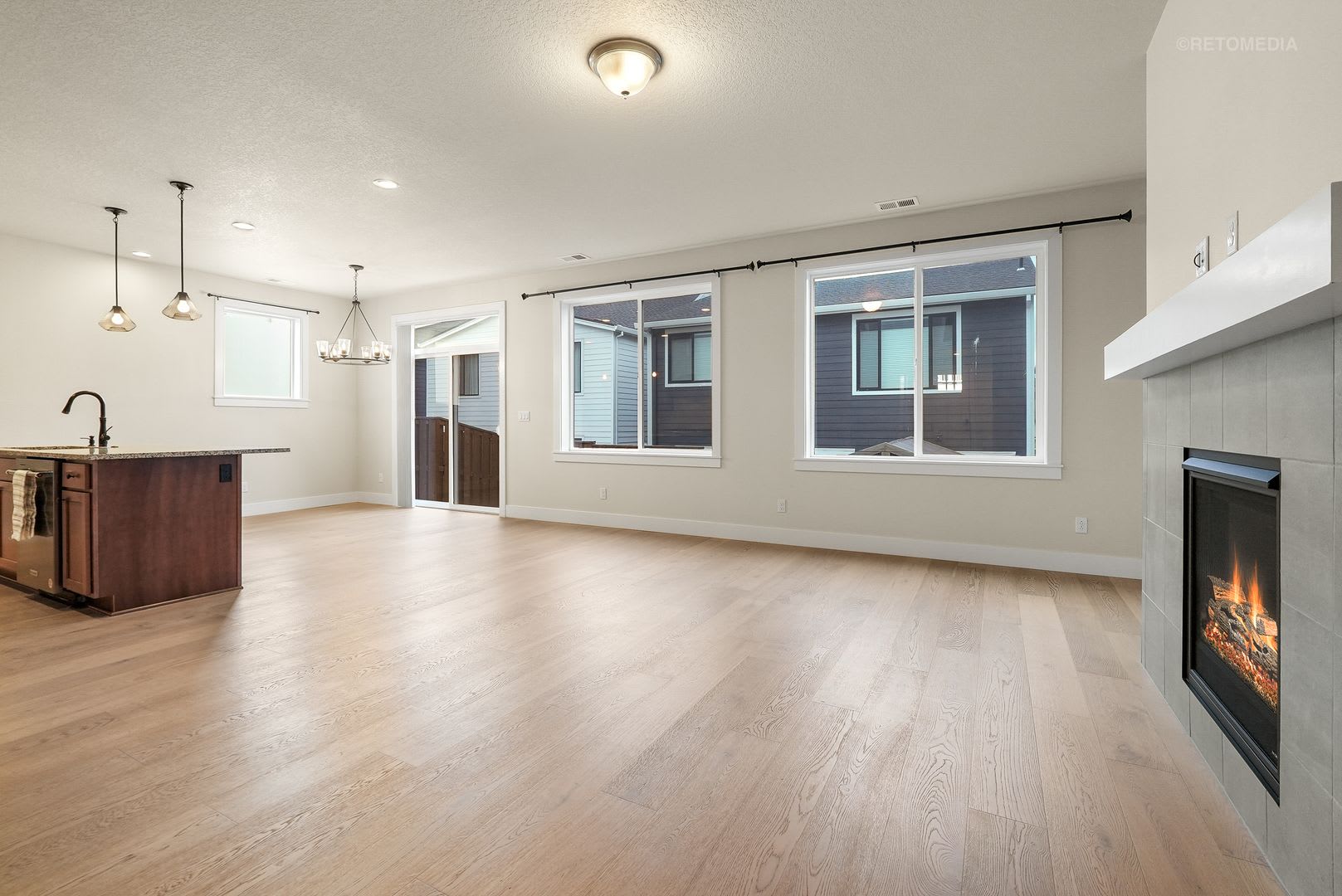 Beautiful 4bdrm/2.5bath Cedar Mill Home with AC, 2-Car Garage & Upgraded Finishes! – photo 2