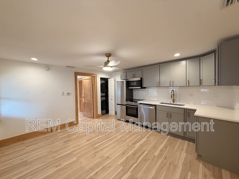 121 18th Ave N – photo 2