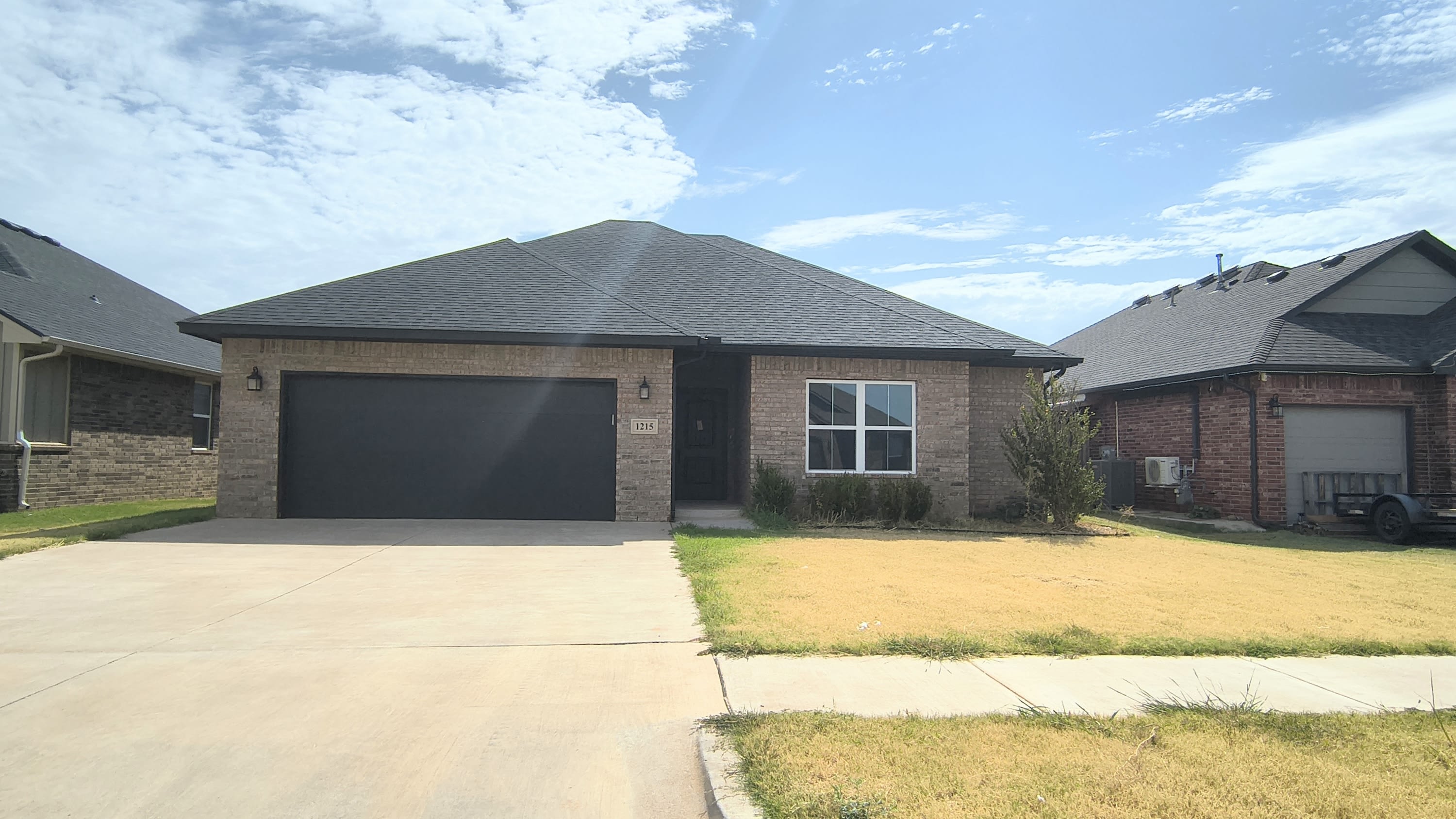 1215 Sierra Lane – photo 1