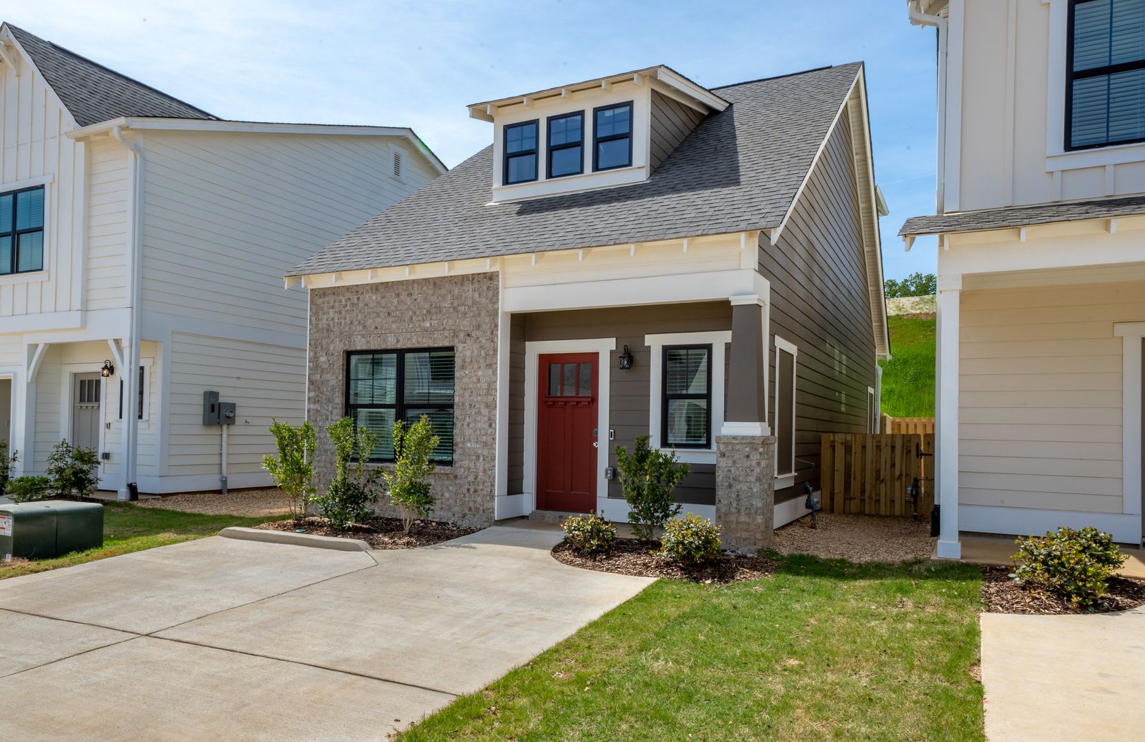 Self Tour This Home in Person with the Rently Tours App! – photo 1