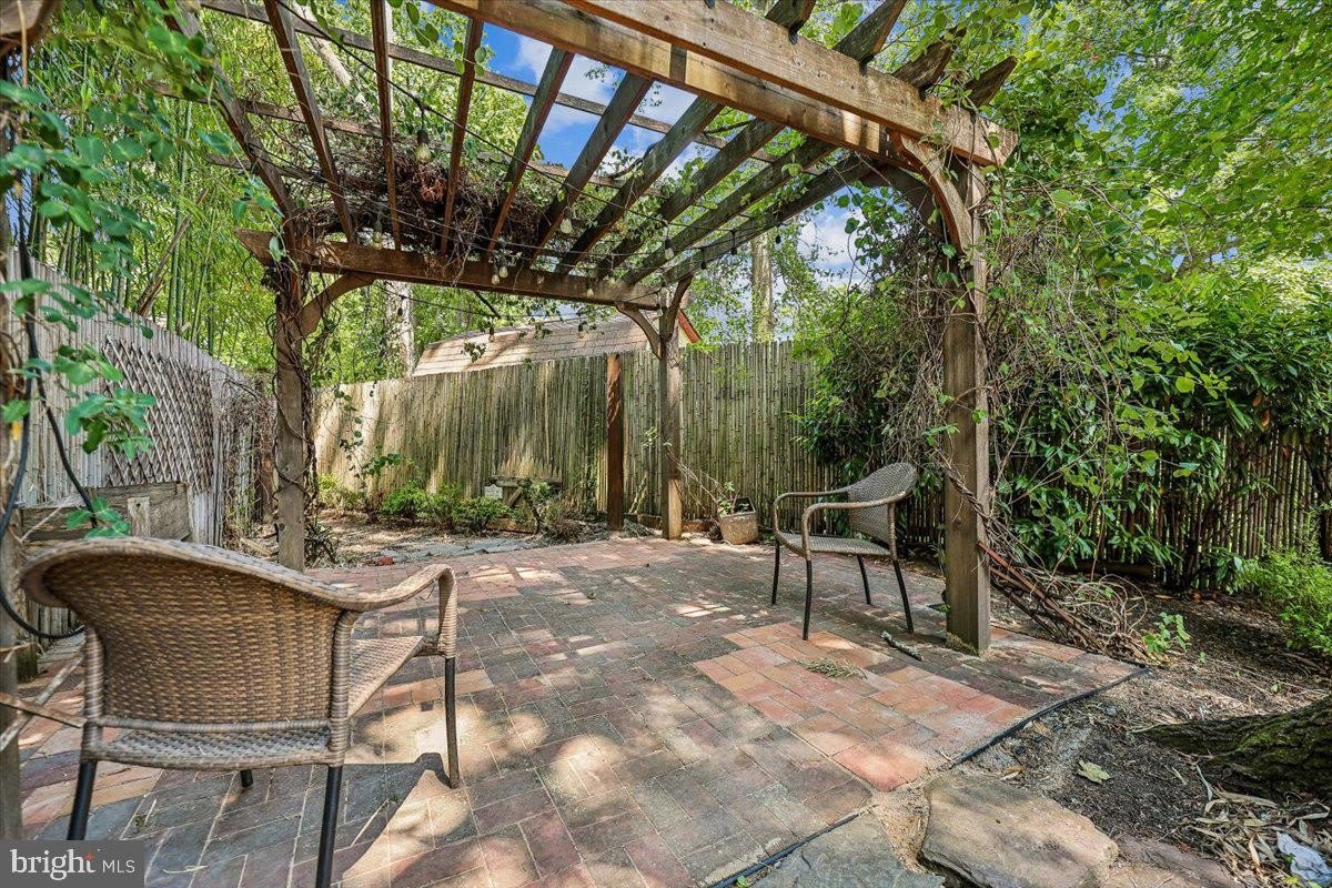 8109 BAINBRIDGE ROAD – photo 4