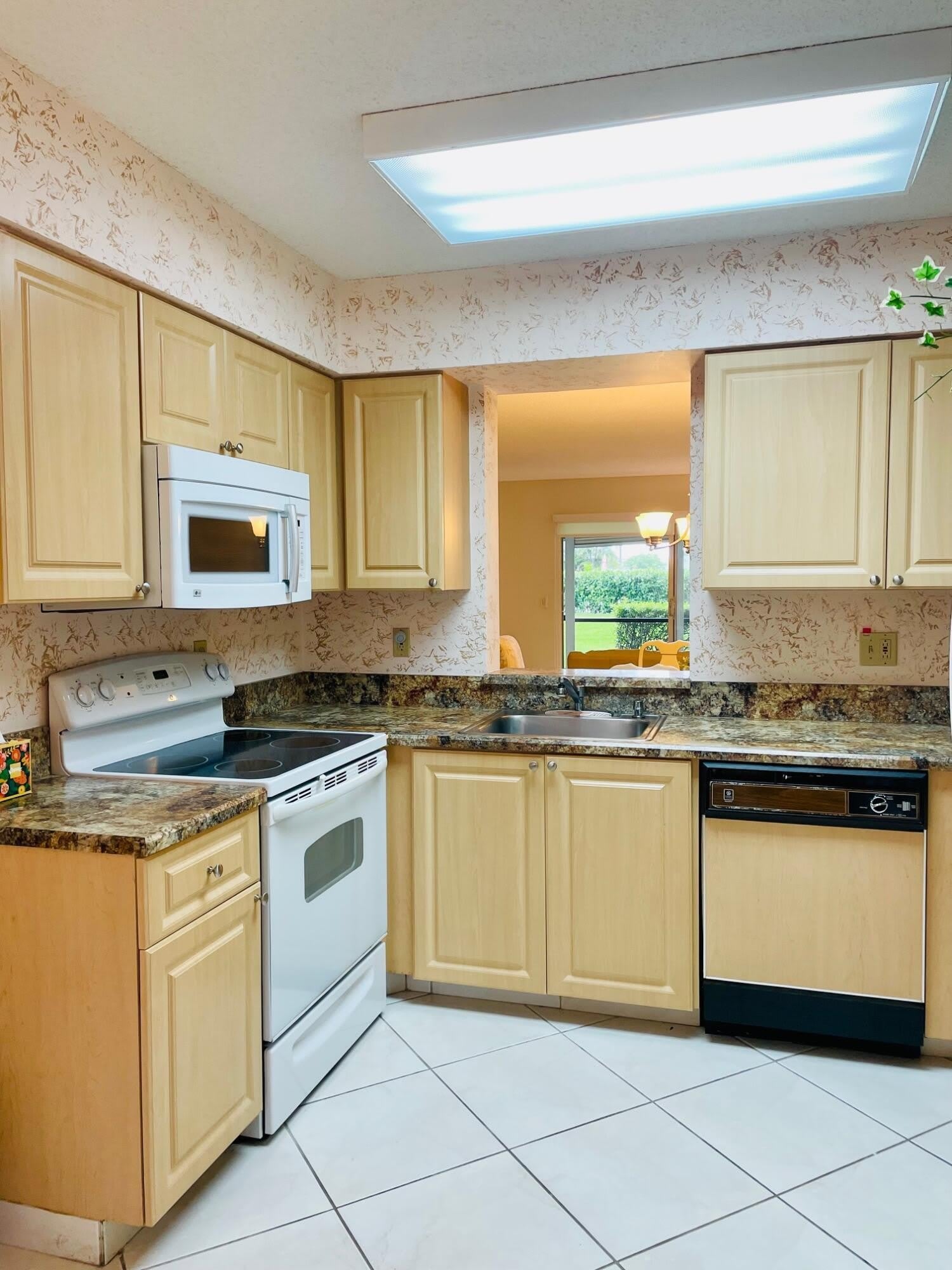7286 Huntington Lane – photo 5