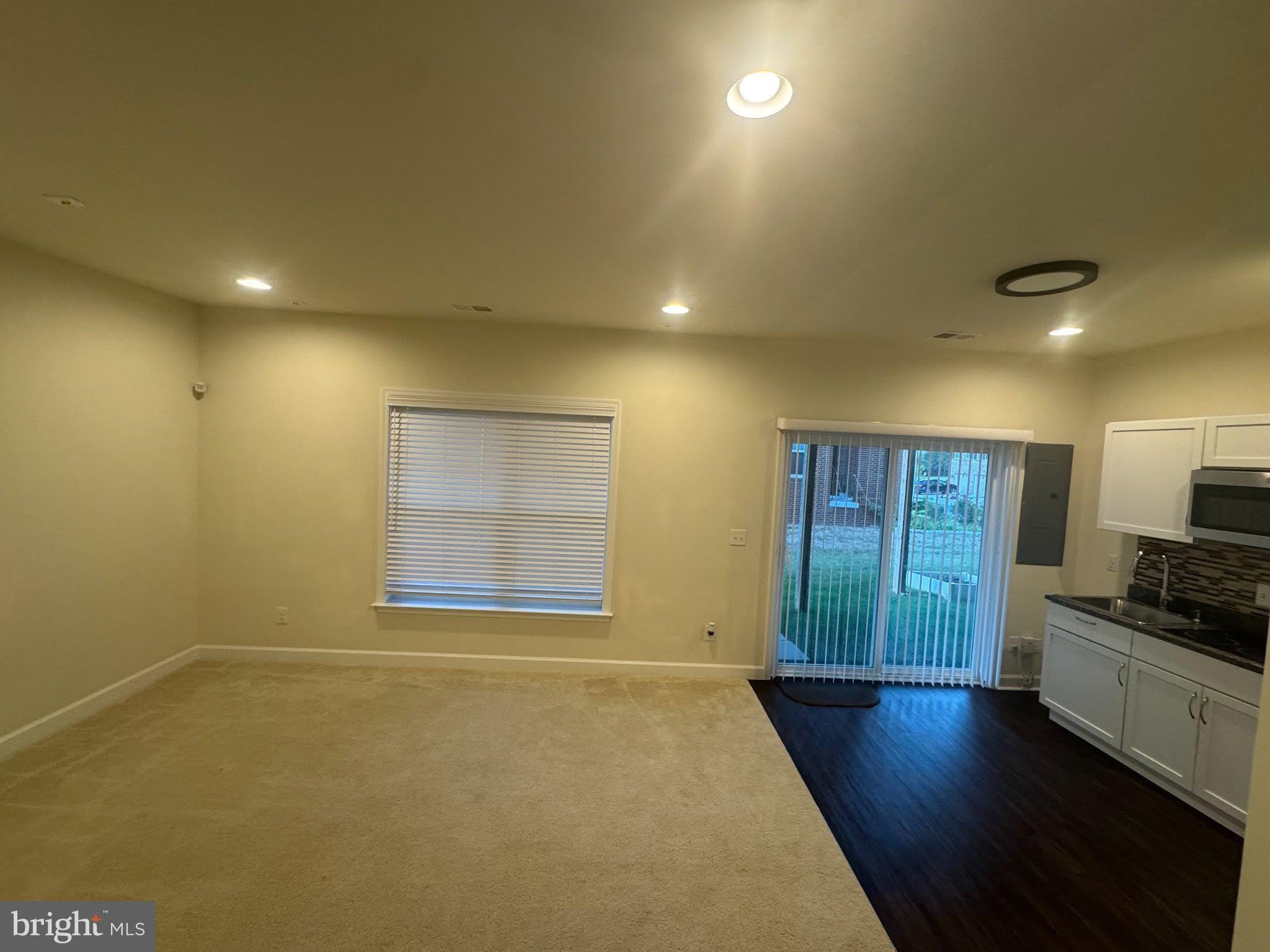 42628 OAK PARK Square – photo 3