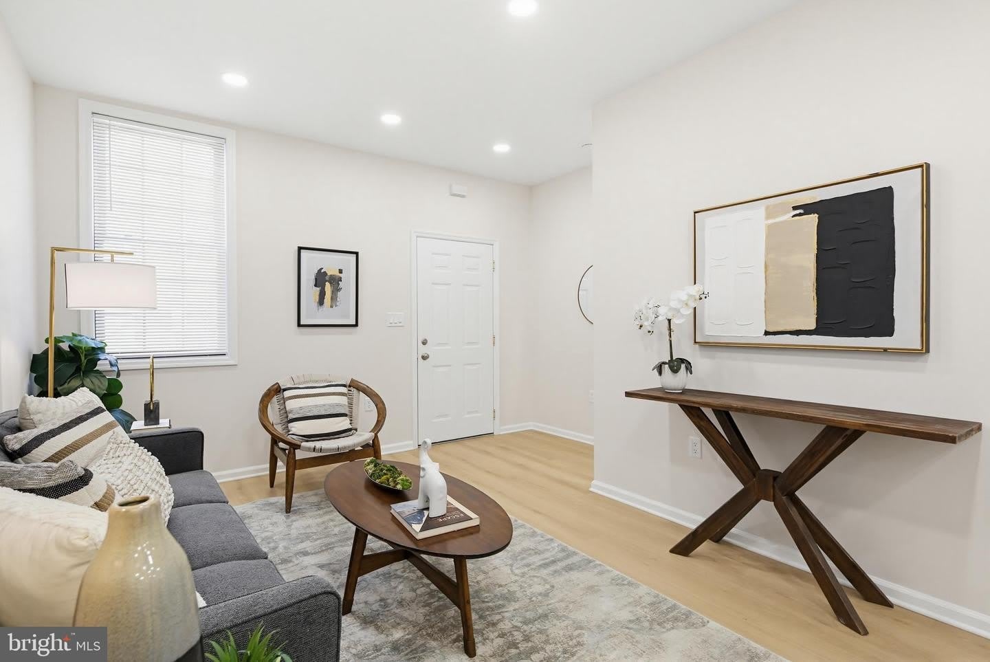 843 E LOMBARD ST – photo 3