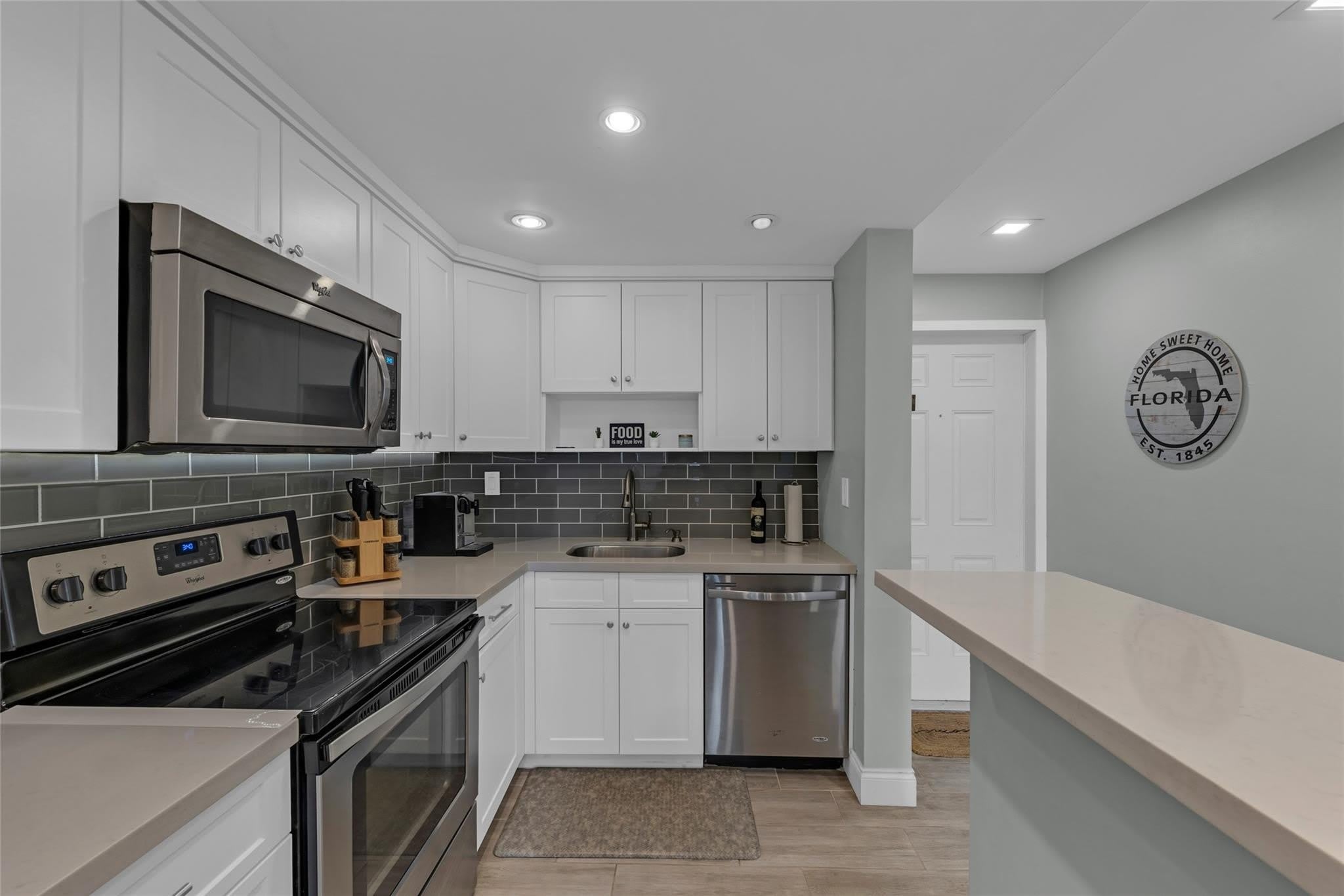 611 NE 14th Avenue – photo 3