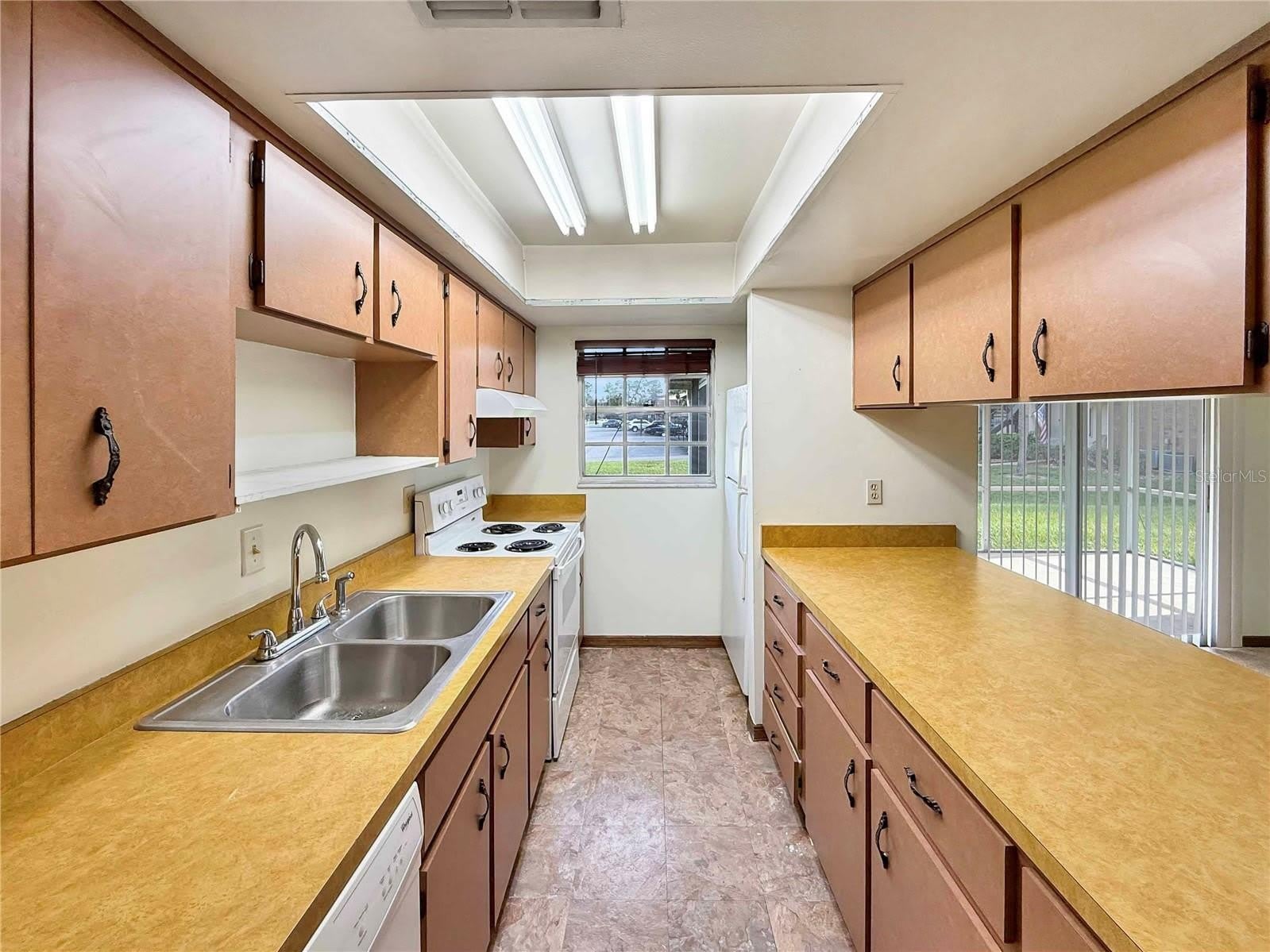 590 BELLTOWER Avenue – photo 2