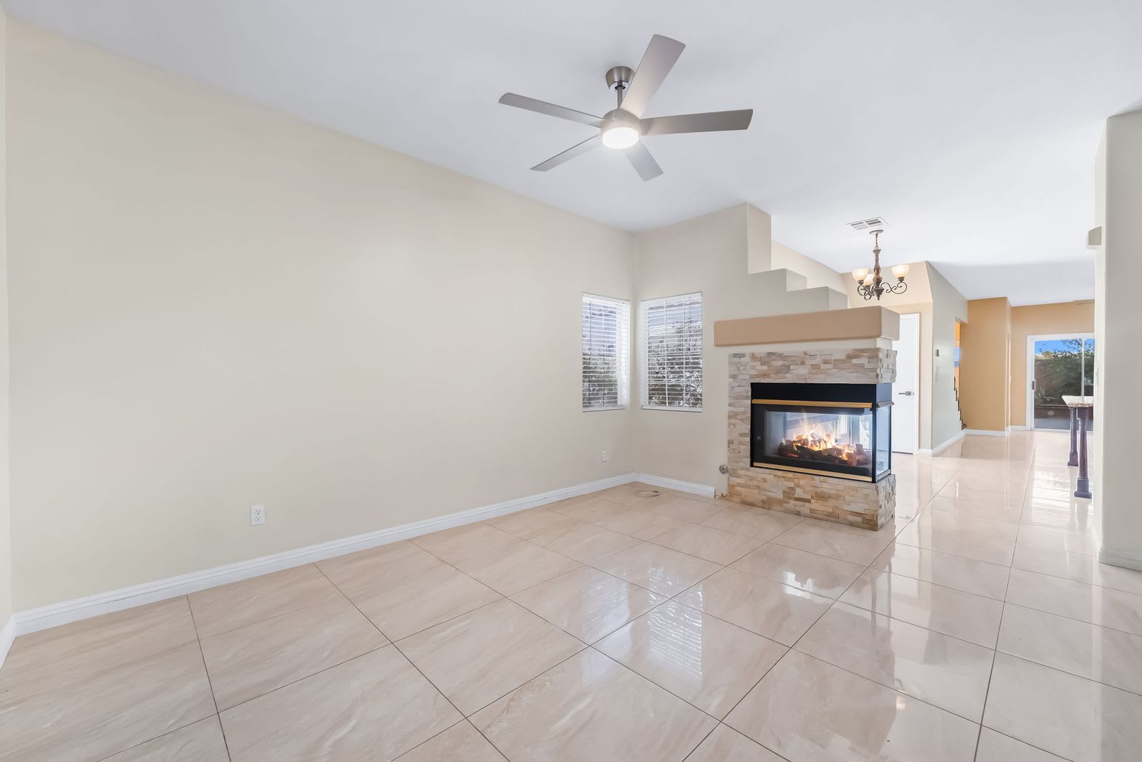 Spacious Henderson Home In Gated Twilight At Boulder Ranch – photo 3