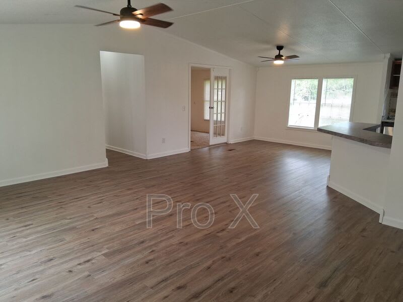 910 Sands Rd – photo 3