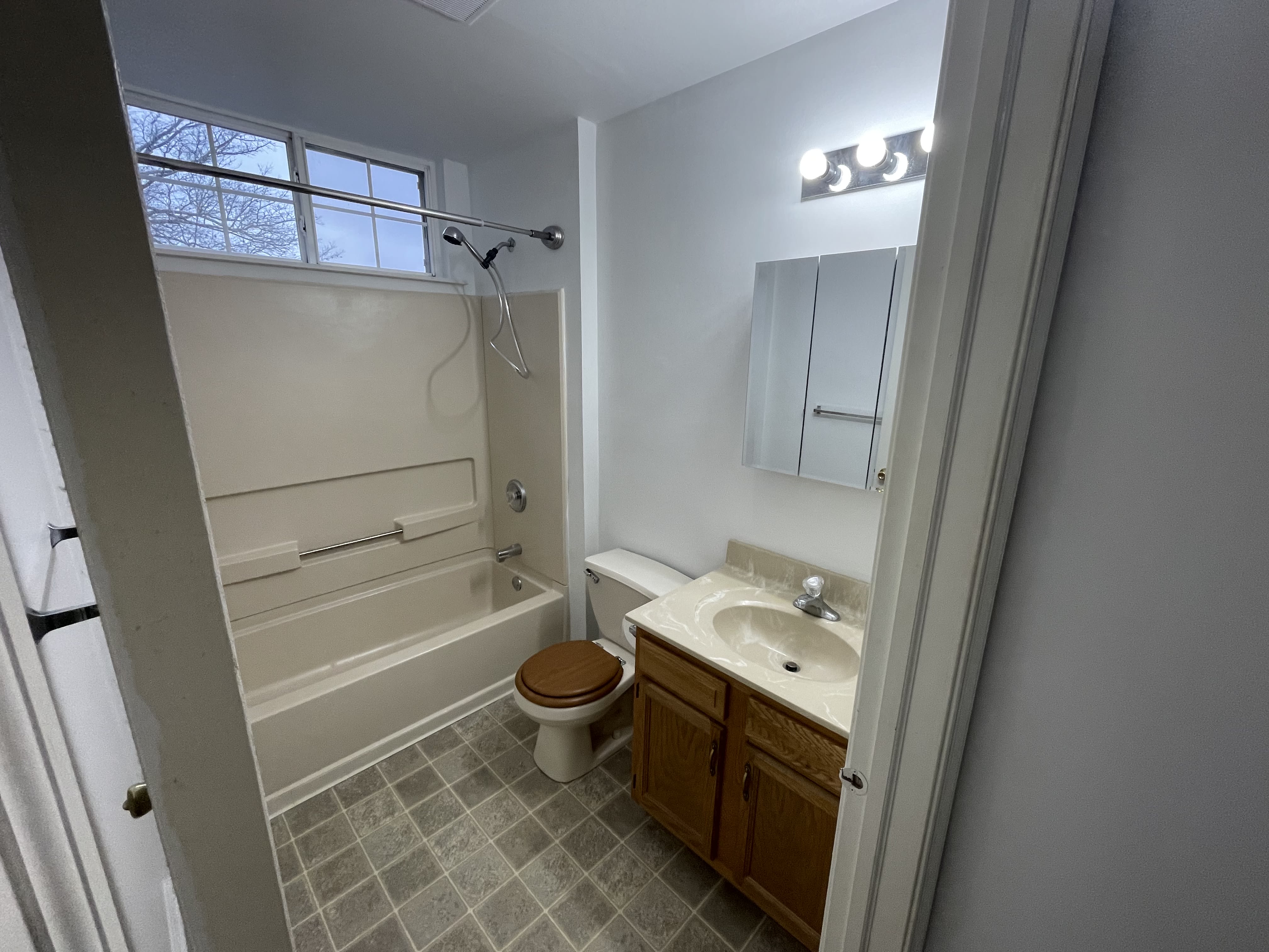 217 New Street – photo 4