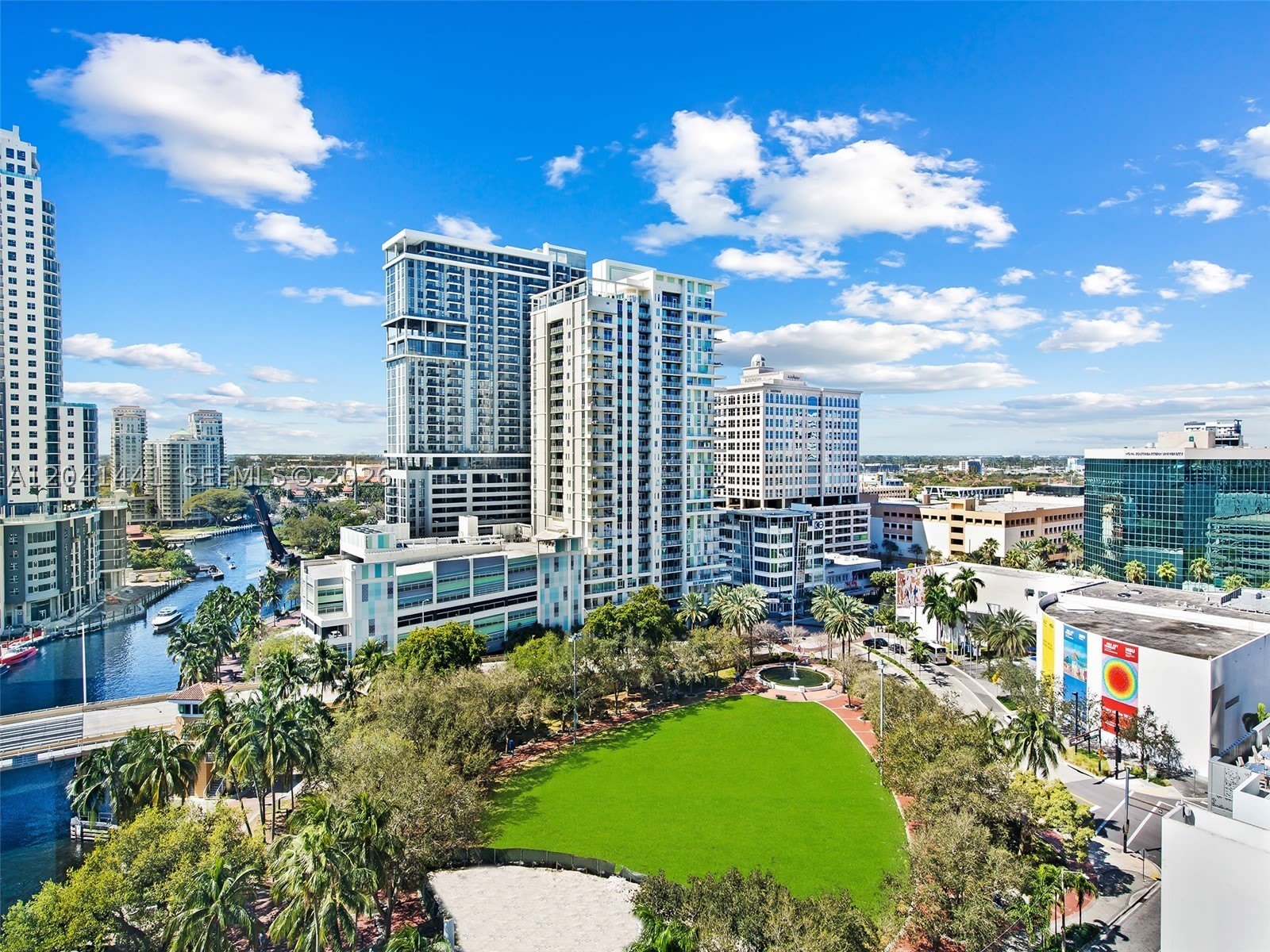 333 Las Olas Way – photo 2