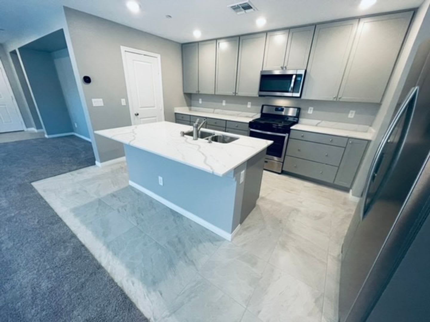 Beautiful 2-Story Inspirada Home – photo 3