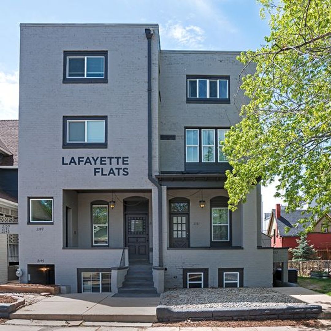 Nicely Renovated Cozy 1 Bed 1 Bath Units For Rent – photo 2