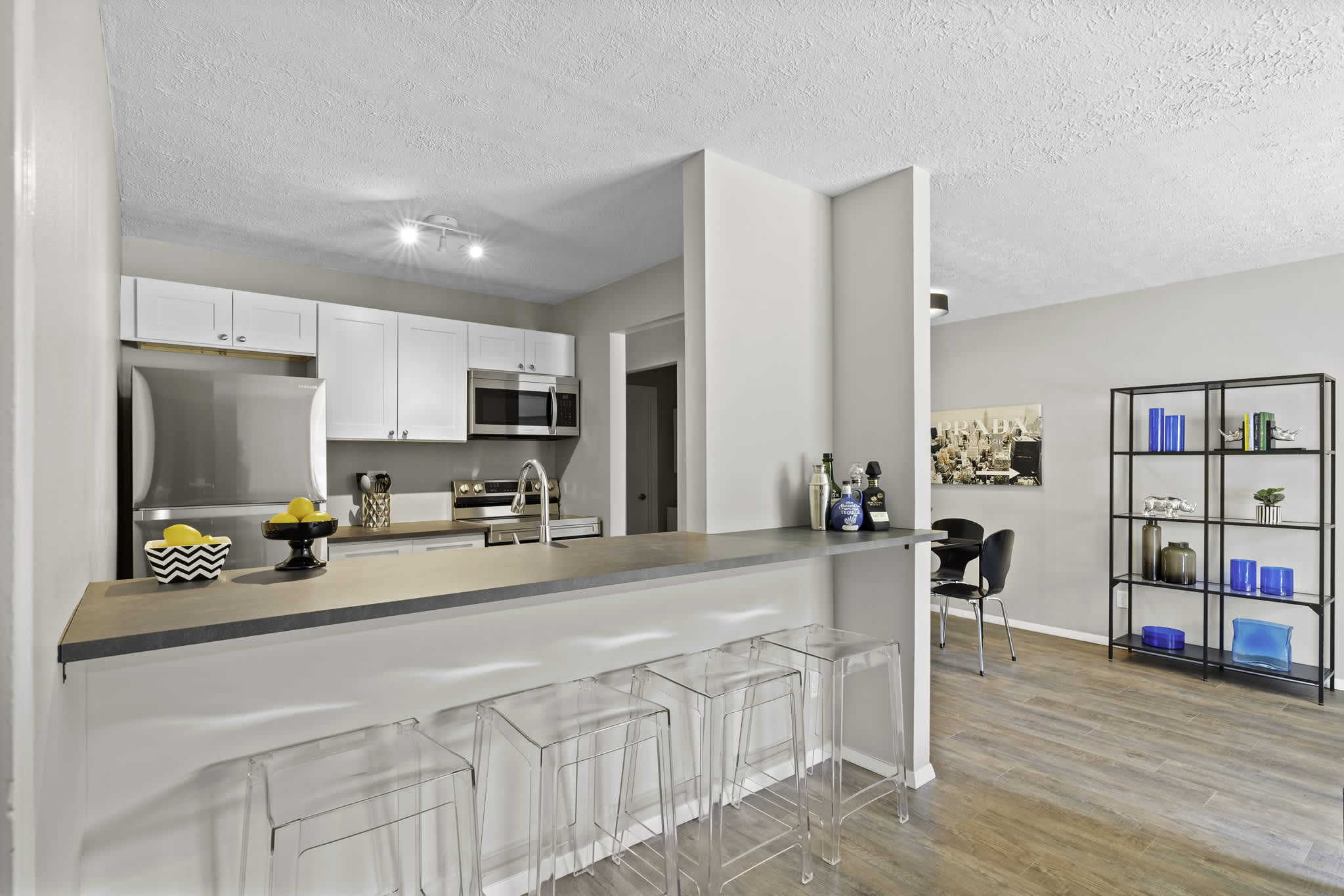 10526 Clifton Blvd – photo 3