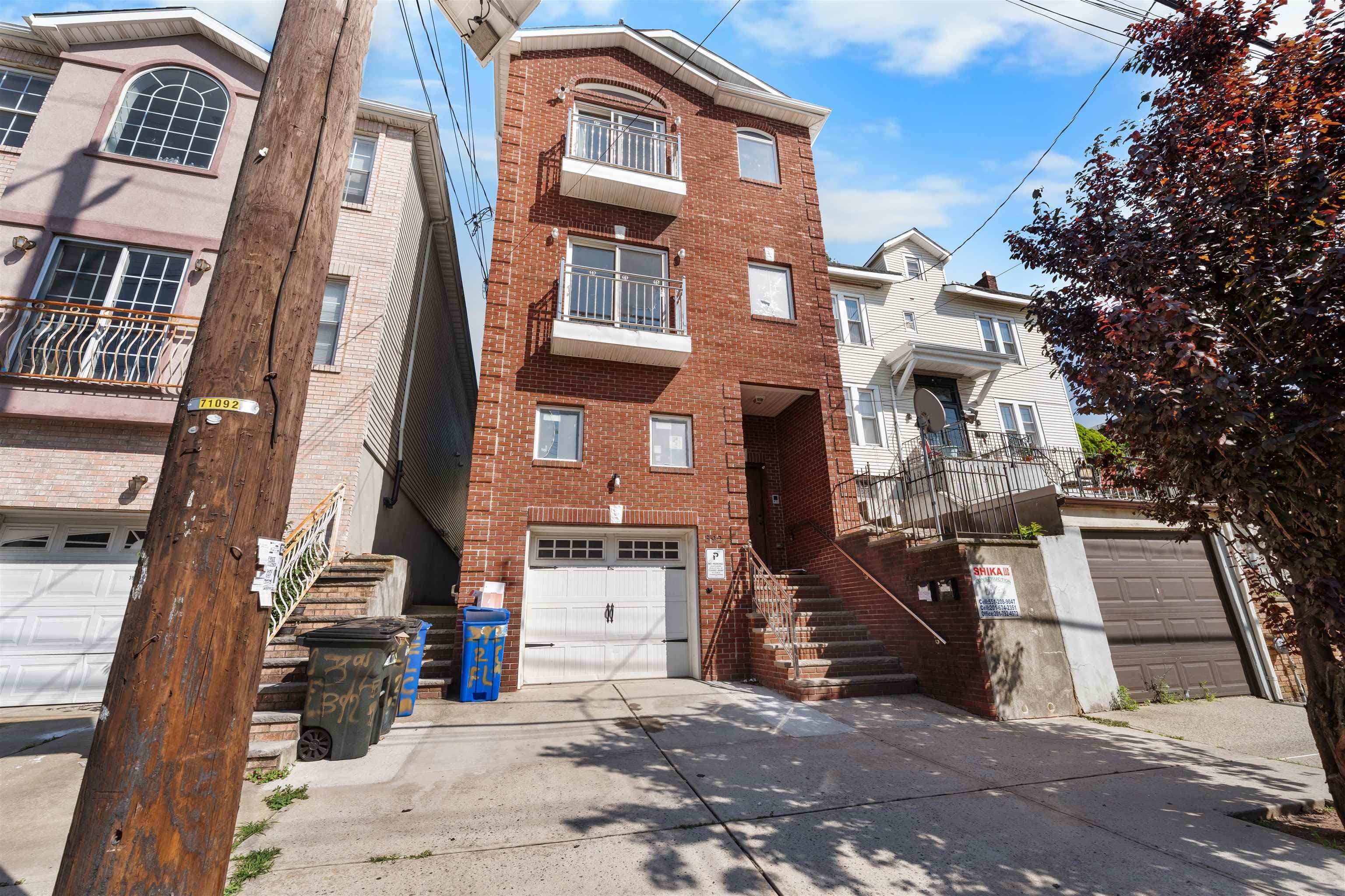 392 LIBERTY AVE – photo 1