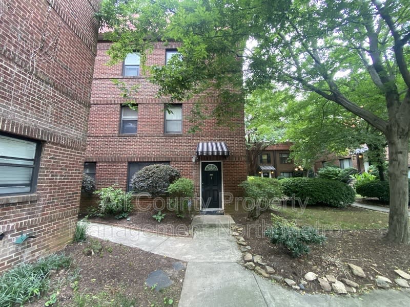 702 Argonne Ave NE – photo 2