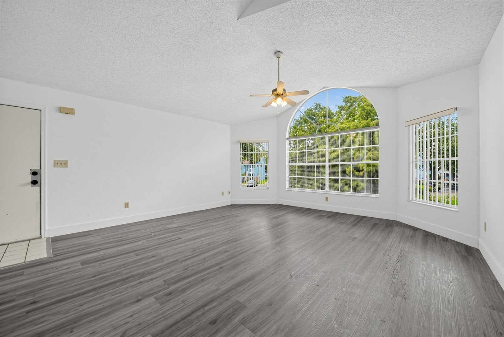 Spacious 3BR Condo in Kissimmee – photo 2