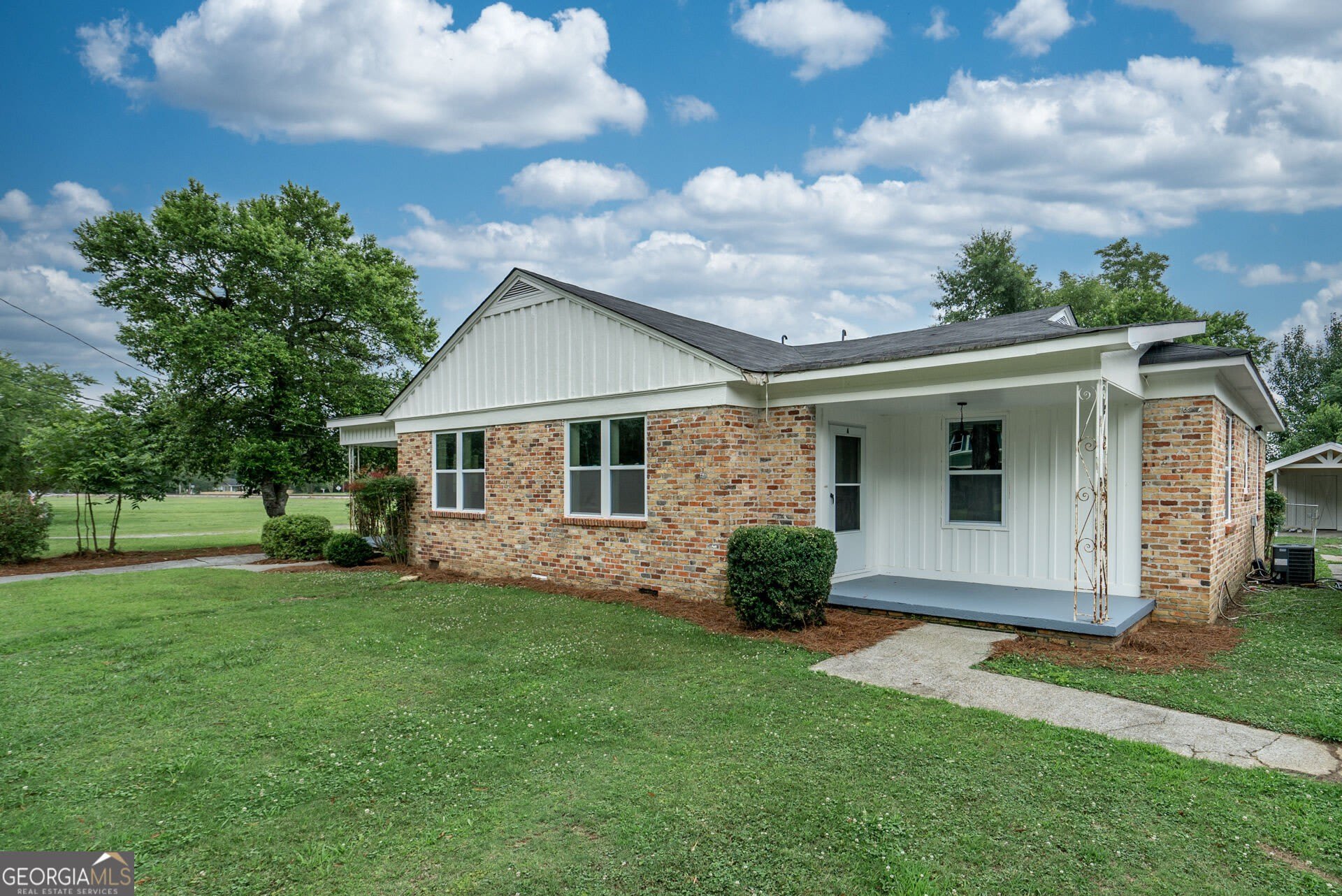 175 E Main Street – photo 3