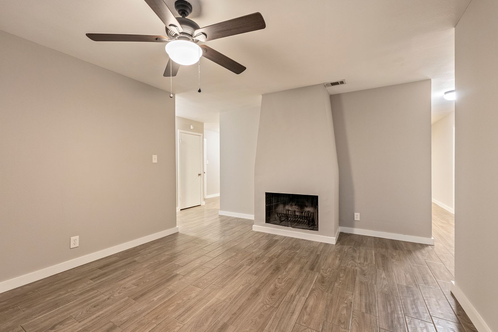 Beautiful 4 Bedroom, 2 Bathroom home in Northeast Austin, near Windsor Park!!! – photo 5