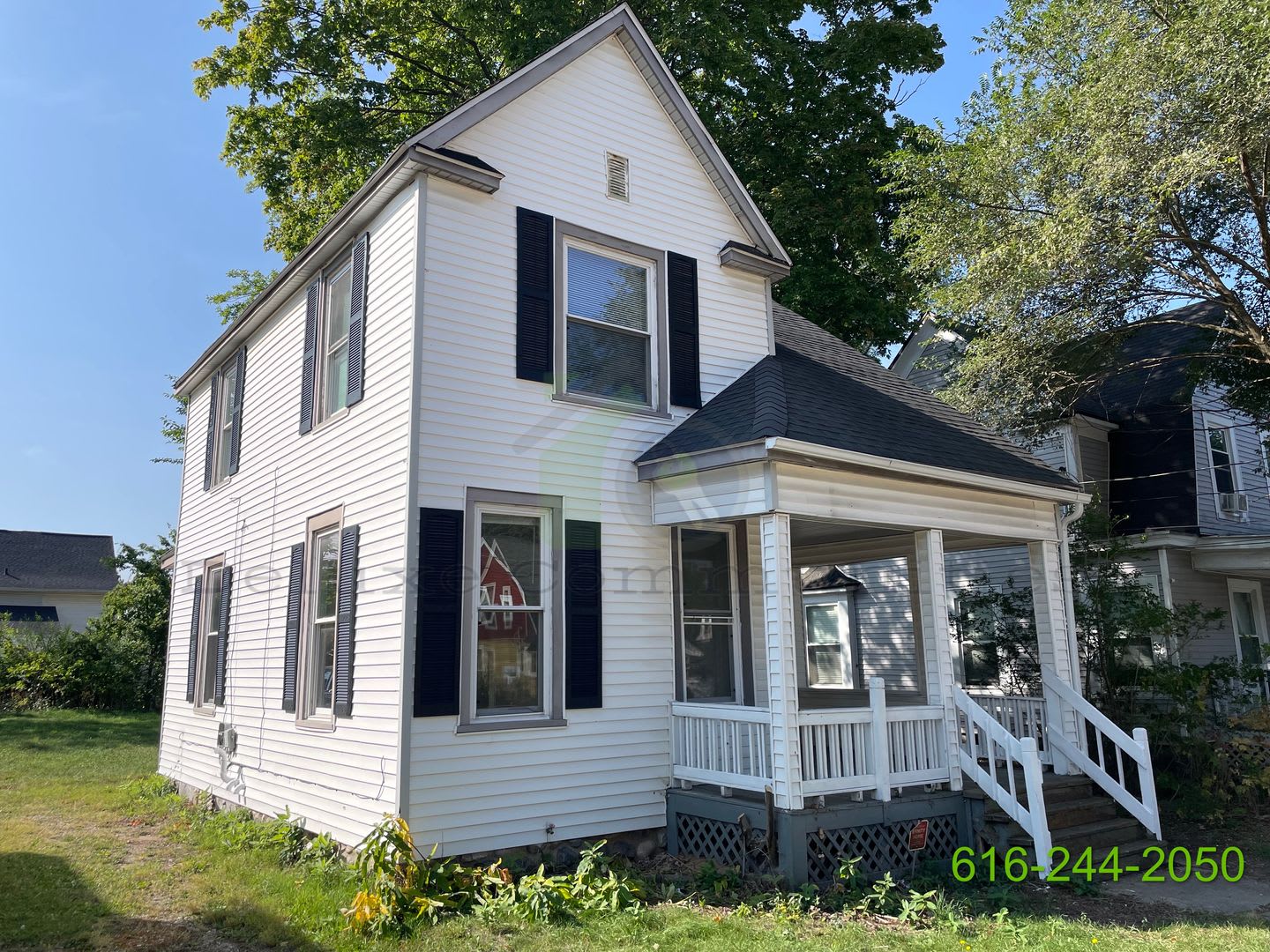 3 Bedroom Eastown Home! AVAILABLE NOW! – photo 2