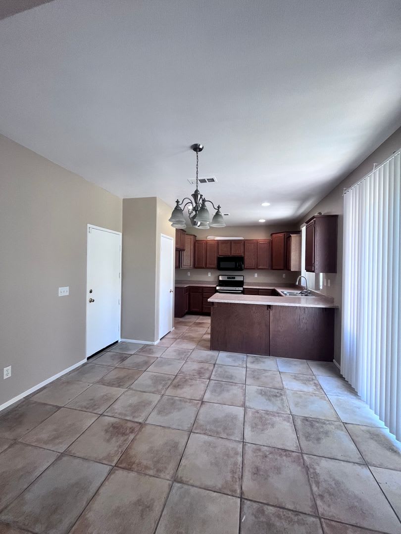Yucaipa Home Located in Chapman Heights Community – photo 4
