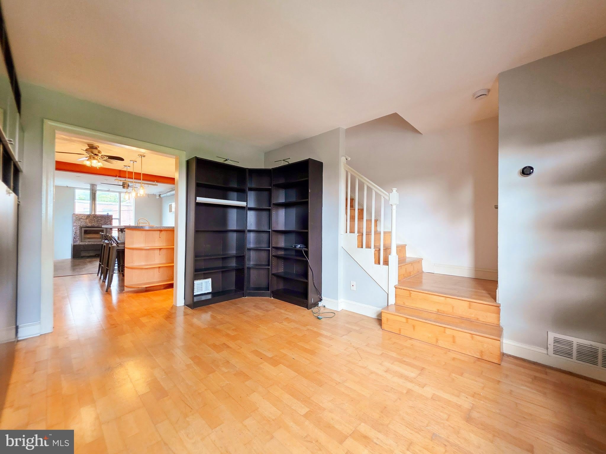536 E GLENDALE Avenue – photo 3