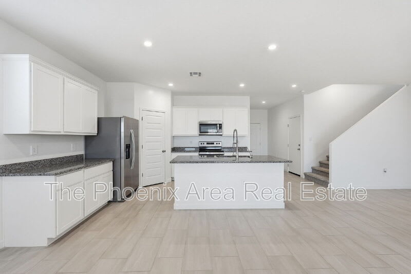 2761 W Seaver Ave – photo 5