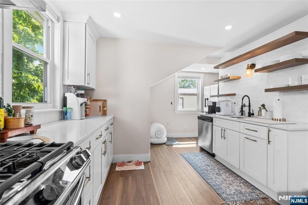 8-35 Lake Street – photo 2