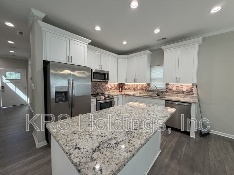 125 Charlotte – photo 3