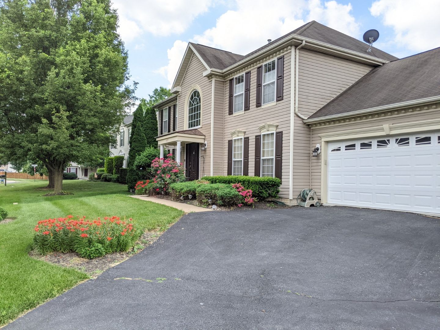Beautiful Single Family Home in Willowbrook Community ready mid September! – photo 3