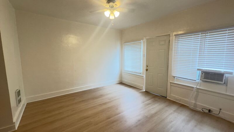 545 N Oakland Ave – photo 4