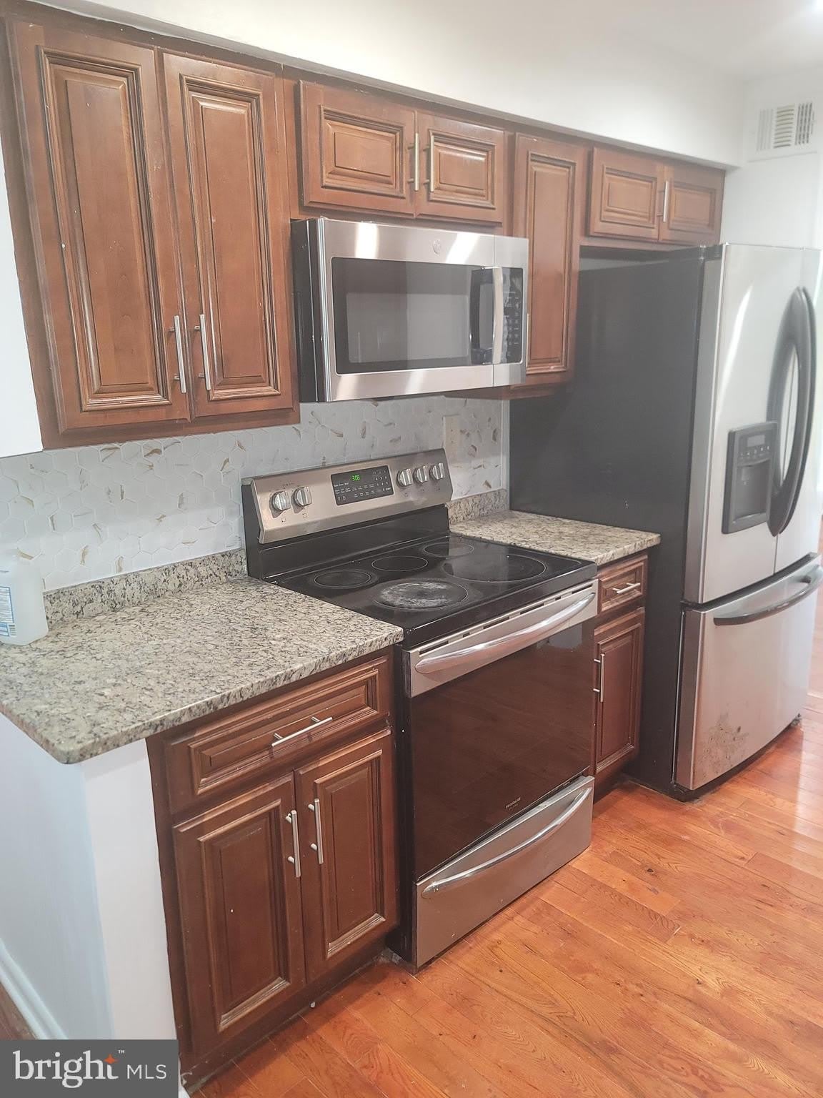 9921 VALLEY PARK Drive – photo 4