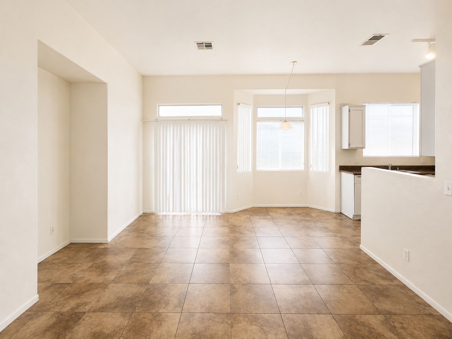 Great home in North Valley – photo 4
