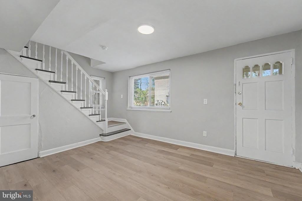 607 W MAPLE AVENUE – photo 5