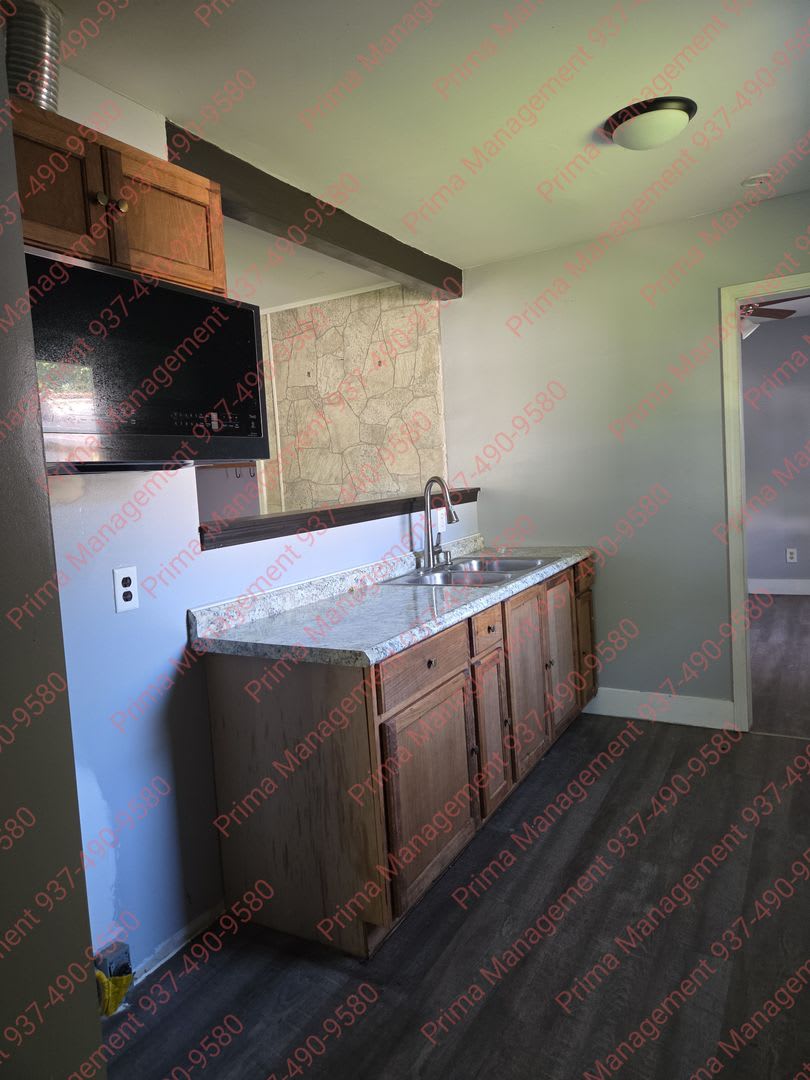 Great 3 bed 2 bath with AC close to everything! – photo 4