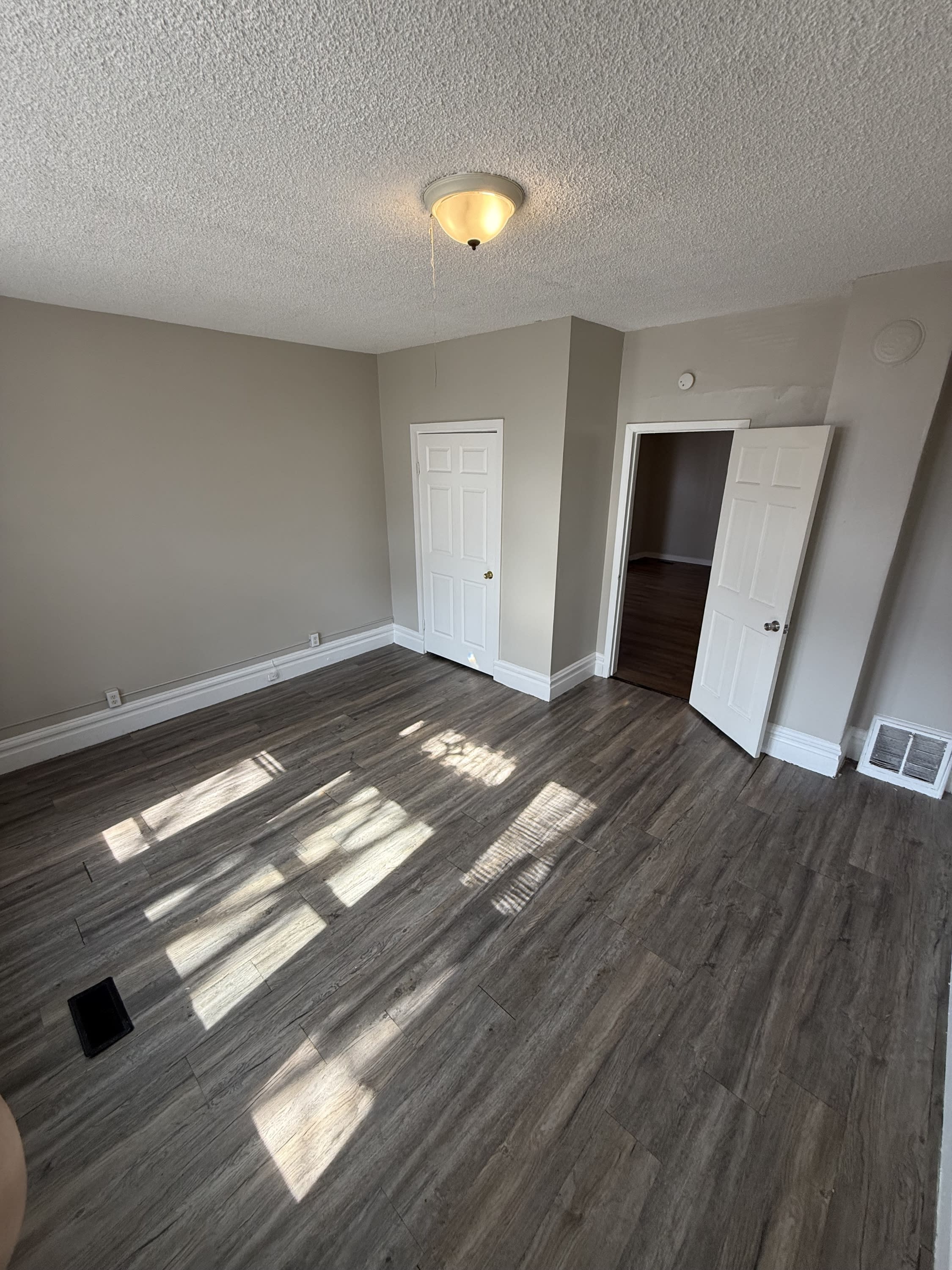 691 5th St. E, 1 – photo 2