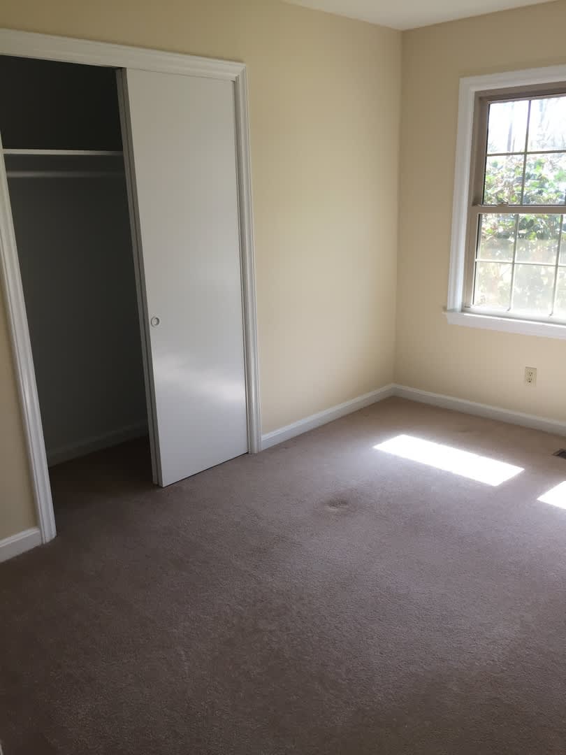 Move in Special 1/2 off the first months rent with 13 month lease – photo 4