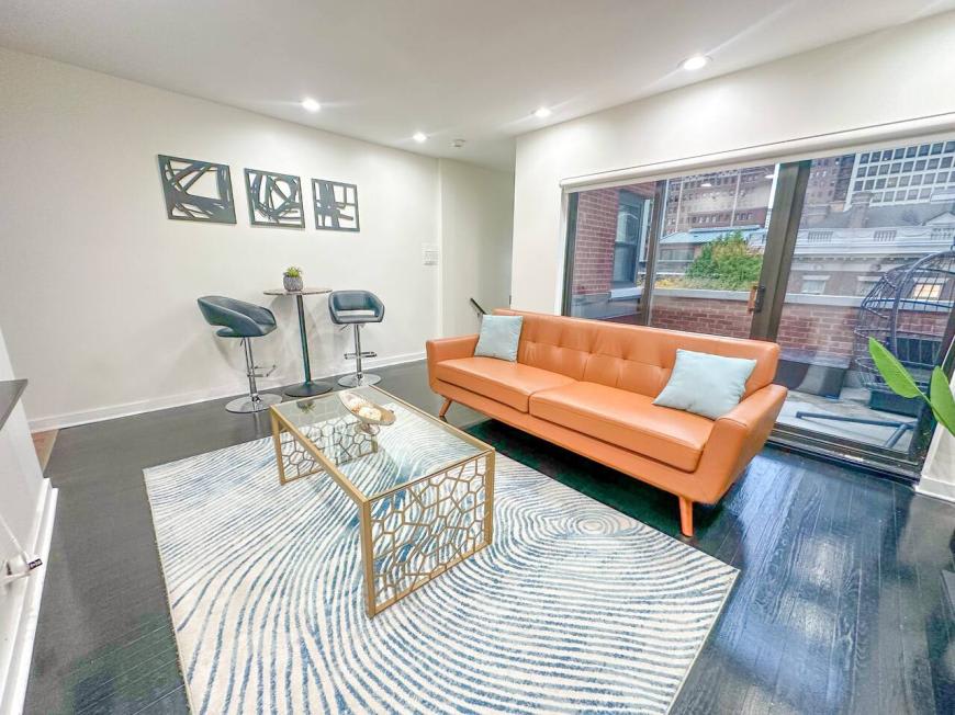 117 East Bellevue Pl. – photo 3