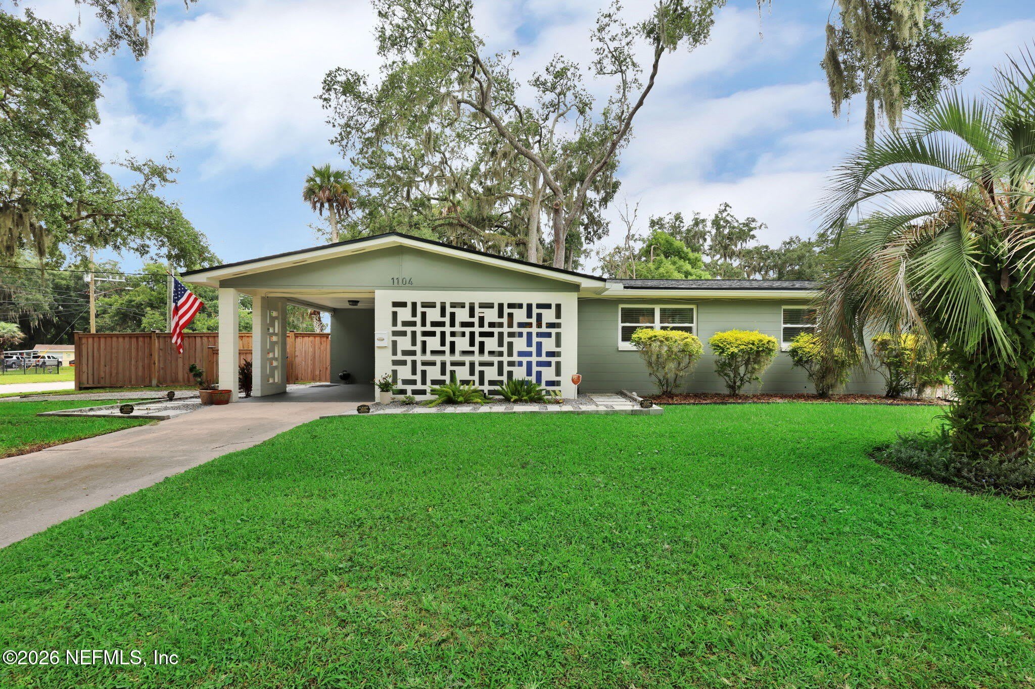 1104 BOCA GRANDE Avenue – photo 1