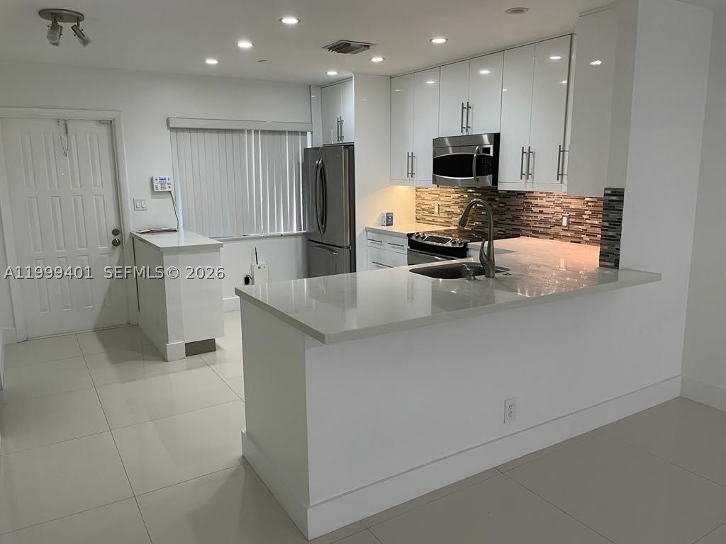454 Lakeview Dr – photo 5