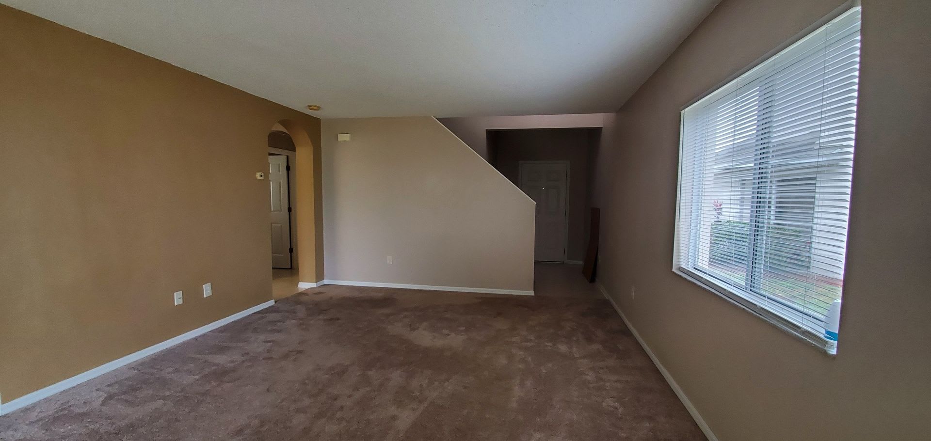 Beautiful 3-Bedroom, 2.5-Bathroomn Home w/Waterview in Riverview – photo 4