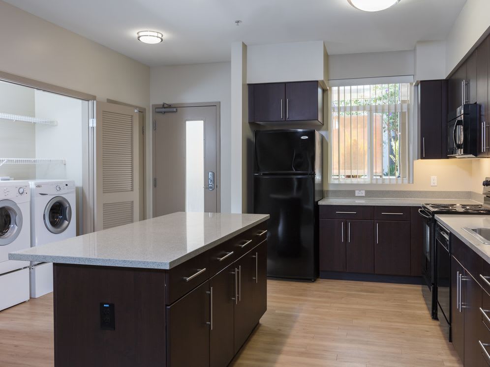 Avalon Ocean Avenue – photo 5