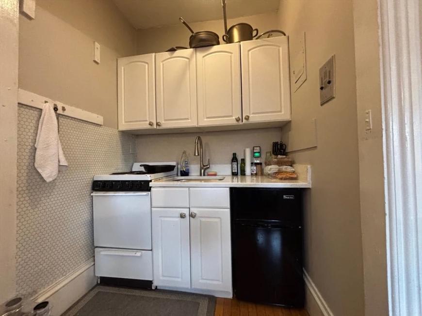 82 Charles – photo 5